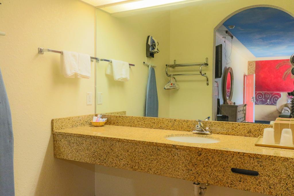 The Symphony Inn & Suites Houston Bilik gambar